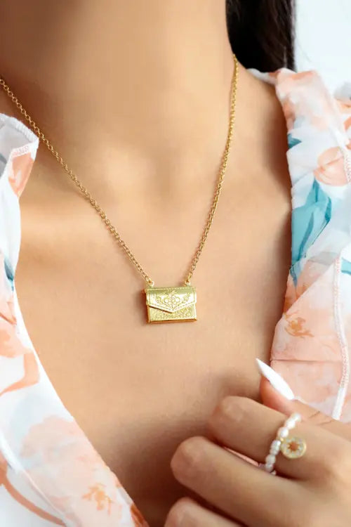 24 Karats Daisy Envelope Locket Necklace Amazing Hot Prices For You