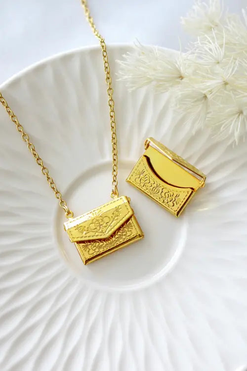24 Karats Daisy Envelope Locket Necklace Amazing Hot Prices For You